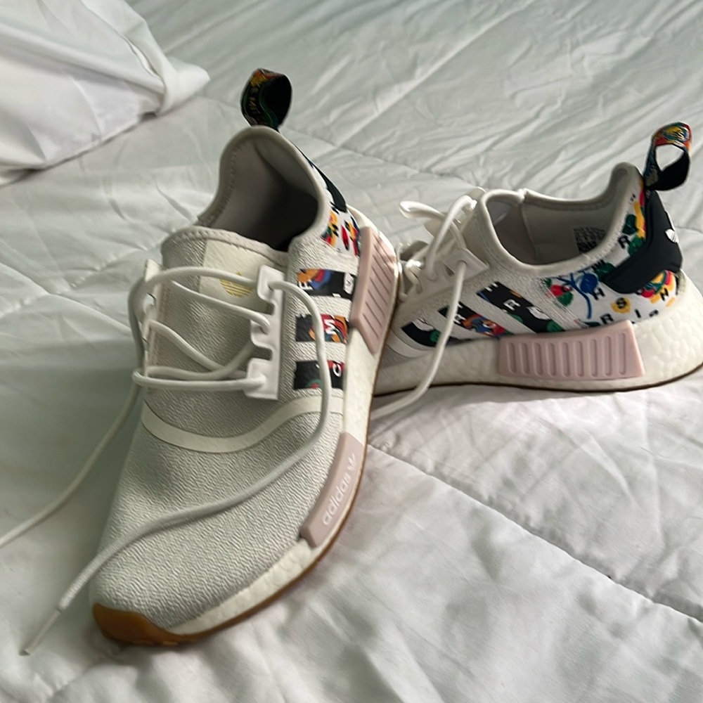 Great looking tennis shoes!!!
